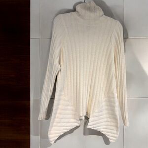 DG2 Soft Turtleneck Tunic Sweater NWOT